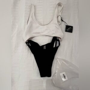 Zaful Black and White Ribbed one piece swimsuit Size 6 US